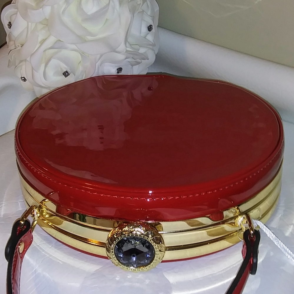 STUNNING RED HANDBAG - Picture 9 of 9